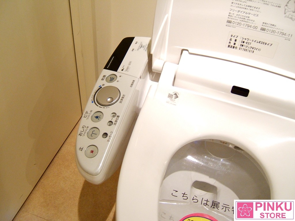 Bàn cầu TOTO Nhật Bản